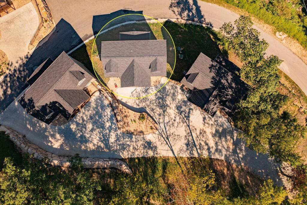Rock And Timber Lodge Брэнсон Экстерьер фото
